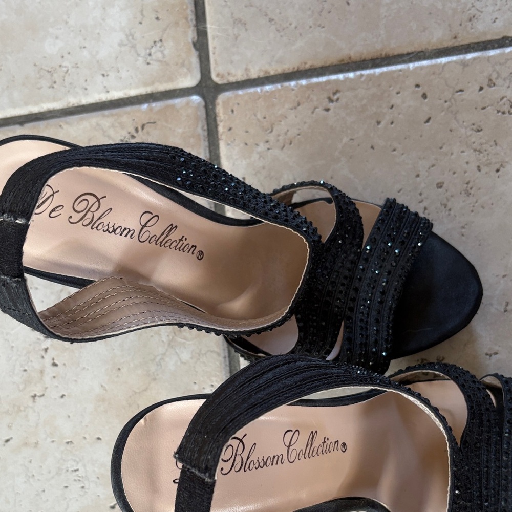 De Blossom Collection Elegant Black Sandals